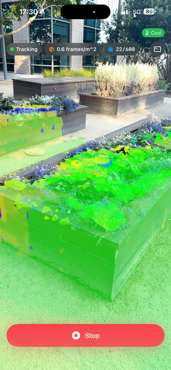 Roomly 3D live scanning HUD with ARKit mesh on iPhone